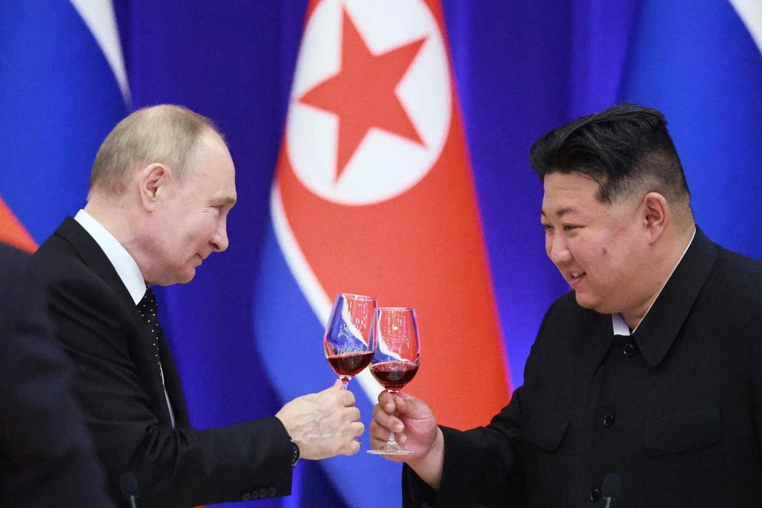 north korea and russia (1) Putin and Kim-Jong-Un having a drink