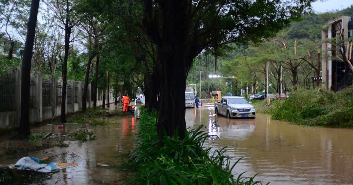Typhoon Kajiki Leaves Three Dead, Thousands Evacuated as Floods Batter Vietnam Typhoon Kajiki Leaves Three Dead, Thousands Evacuated as Floods Batter Vietnam