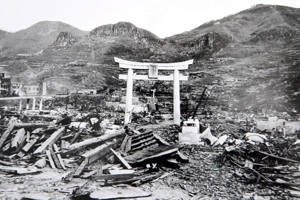 nagasaki-atomic-bomb-1945-destruction