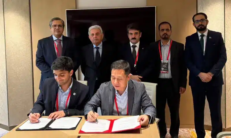 Pakistan, and China Sign Landmark MoUs Worth Over $8.5 Billion Pakistan and Chinese Government Officials Signing Agriculture MoUs