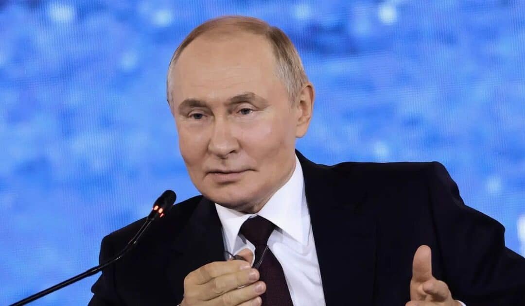 Putin Warns Western Troops in Ukraine Would Be ‘Legitimate Targets’ for Russian Forces