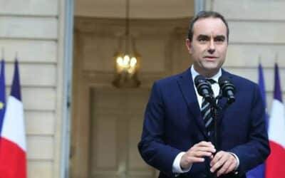 French Prime Minister Sébastien Lecornu Resigns Amidst Political Uncertainty