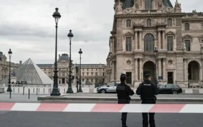 TODAYSTANCE “Heist of the Century”: Crane-Assisted Louvre Robbery Triggers French Cultural Site Security Overhaul