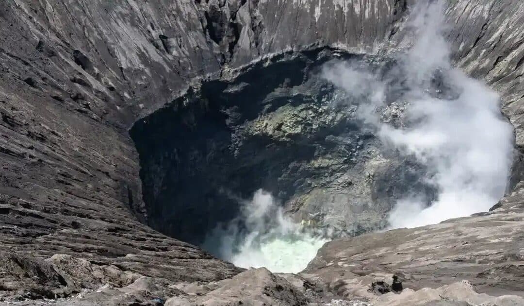 Iran’s ‘Zombie’ Volcano Awakens After 700,000 Years, Sparking Eruption Fears