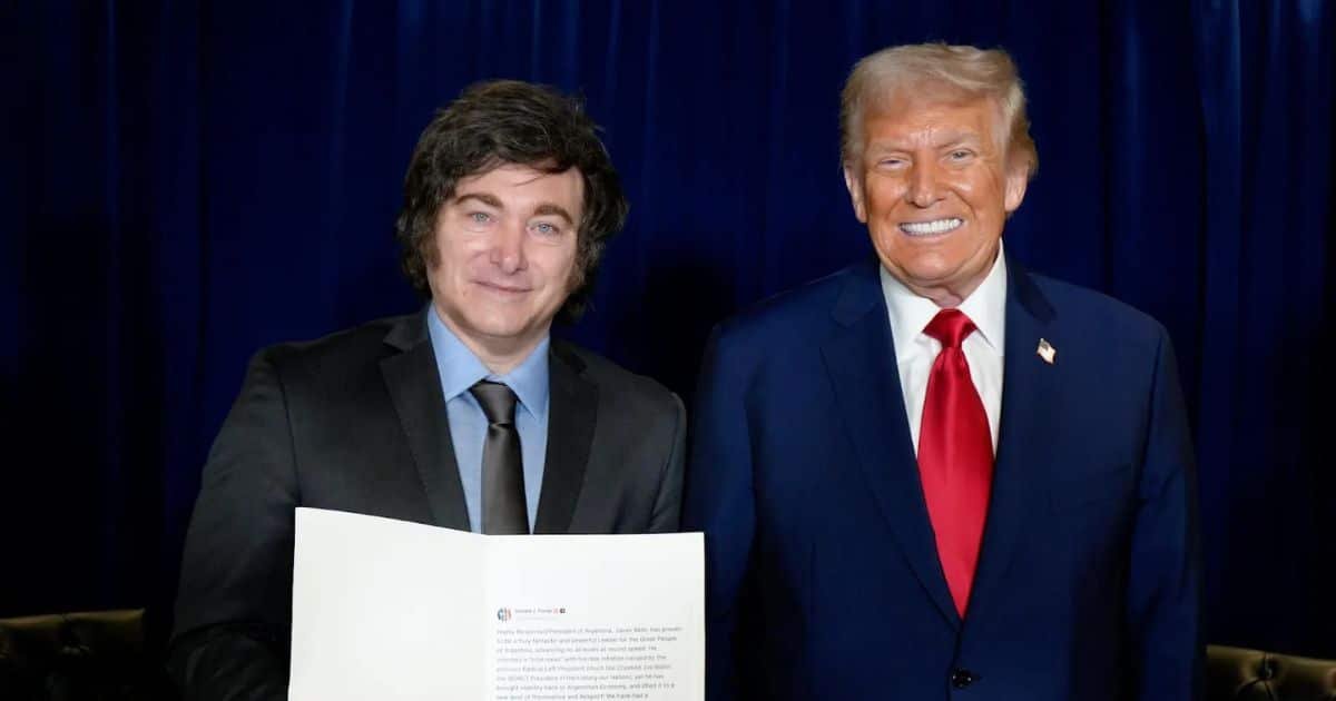 US Pledges ‘Full Endorsement’ and Financial Support to Argentina Amid Peso Crisis US Pledges 'Full Endorsement' and Financial Support to Argentina Amid Peso Crisis