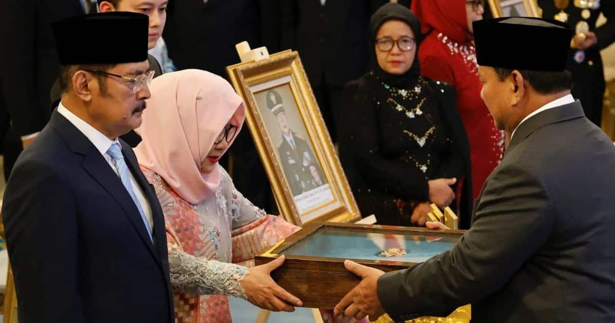 Indonesia Honors Controversial Ex-President Suharto as National Hero Amid Protests Indonesia Honors Controversial Ex-President Suharto as National Hero Amid Protests