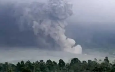 Indonesia’s Mount Semeru Erupts, Alert Level Raised to Highest