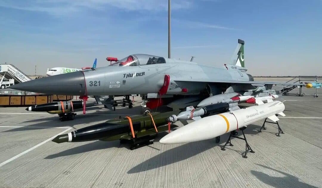 JF-17 Thunder Block-III Gains Global Attention at Dubai Airshow 2025, MoU Signed for Procurement