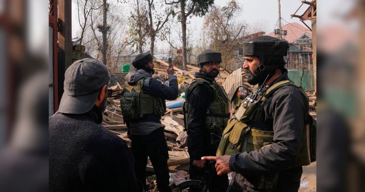 Kashmir Raids Intensify After Delhi Car Blast Linked to Suspected ‘Terror Module’ Kashmir Raids Intensify After Delhi Car Blast Linked to Suspected ‘Terror Module’