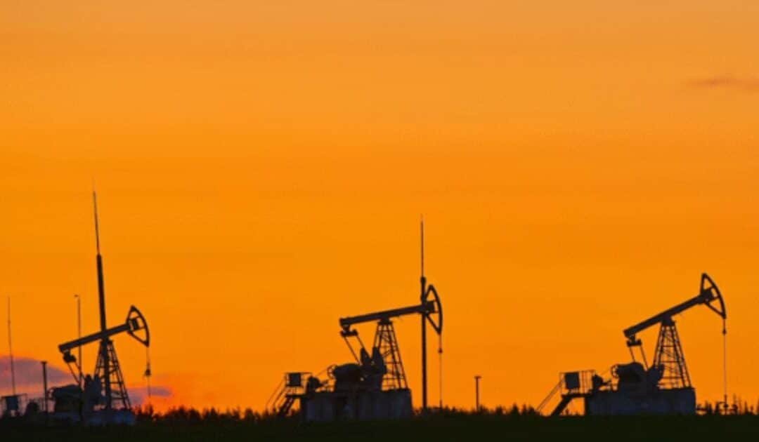 Oil Prices Fall as Supply Concerns and Weak U.S. Demand Weigh on Market