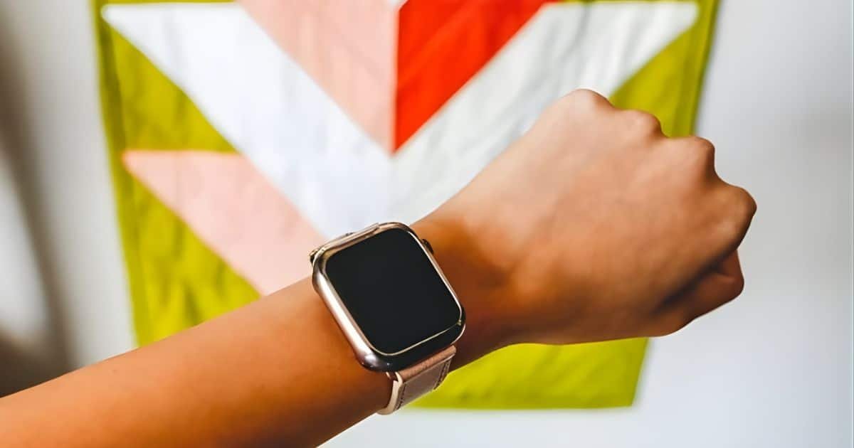 WhatsApp Finally Lands on Apple Watch with Messaging and Voice Notes WhatsApp Finally Lands on Apple Watch with Messaging and Voice Notes