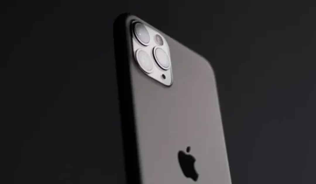 Apple’s 2026 Foldable IPhone Revealed: A $2,400 Crease-Free Revolution