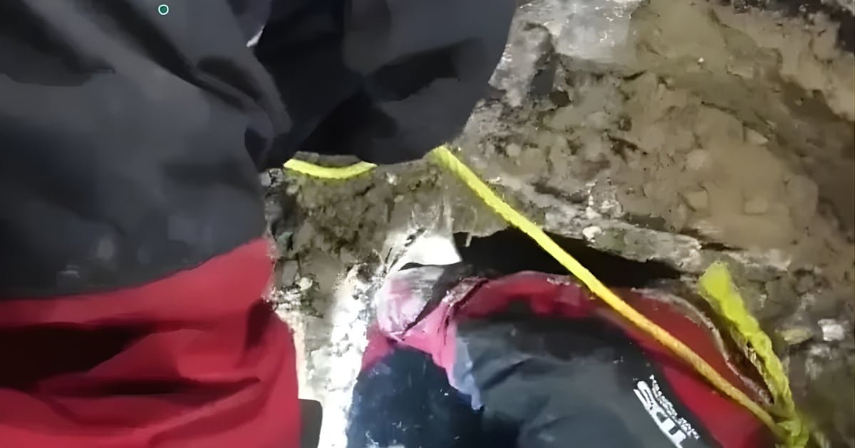 Body of 3-Year-Old Recovered from Open Manhole in Karachi, Sparking Political Outcry Body of 3-Year-Old Recovered from Open Manhole in Karachi, Sparking Political Outcry