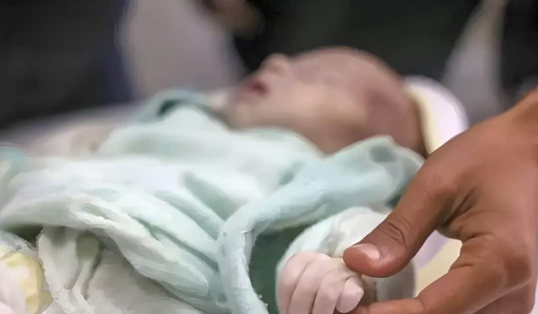 Gaza Health Ministry Reports Death of Newborn due to Hypothermia