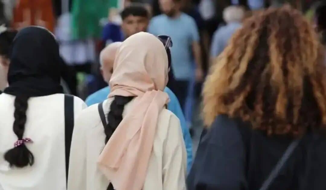 Iran Arrests Marathon Organizers Over Women Defying Hijab Law
