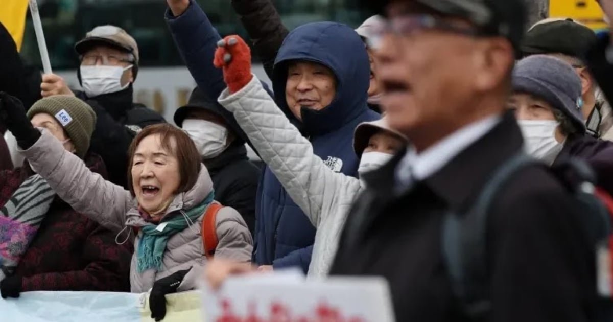 Japan Clears Historic Restart of World’s Largest Nuclear Plant Japan Clears Historic Restart of World’s Largest Nuclear Plant