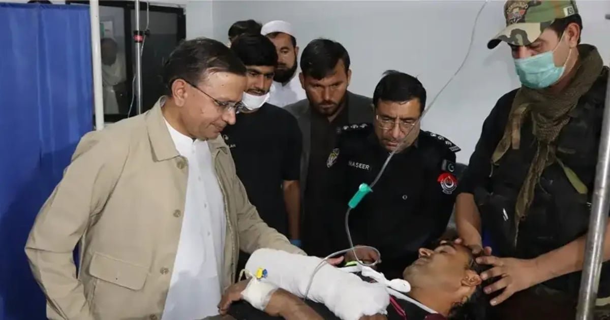 Lakki Marwat Officials Visit Injured Police Following Suicide Attack Lakki Marwat Officials Visit Injured Police Following Suicide Attack