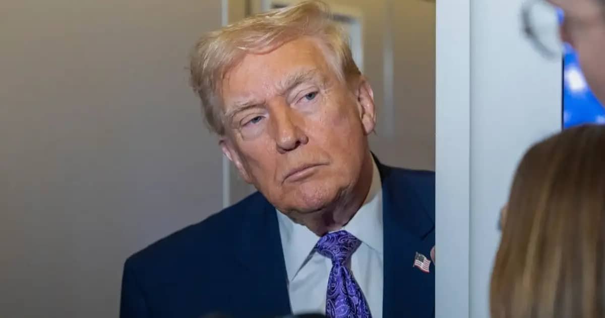 Trump Holds National Security Meeting on Venezuela as Scrutiny Mounts Over ‘Kill Orders’ in Caribbean Strikes Trump Holds National Security Meeting on Venezuela as Scrutiny Mounts Over 'Kill Orders' in Caribbean Strikes