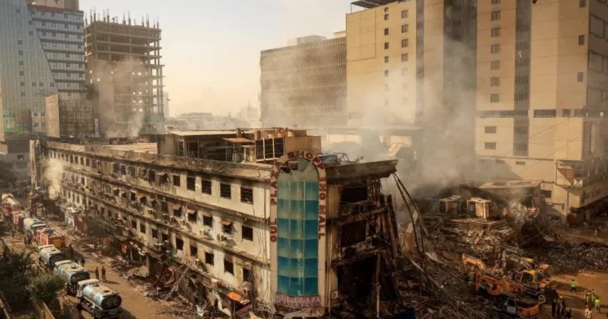 Death Toll in Karachi’s Gul Plaza Fire Rises to 28 as Hope Fades Death Toll in Karachi’s Gul Plaza Fire Rises to 28 as Hope Fades