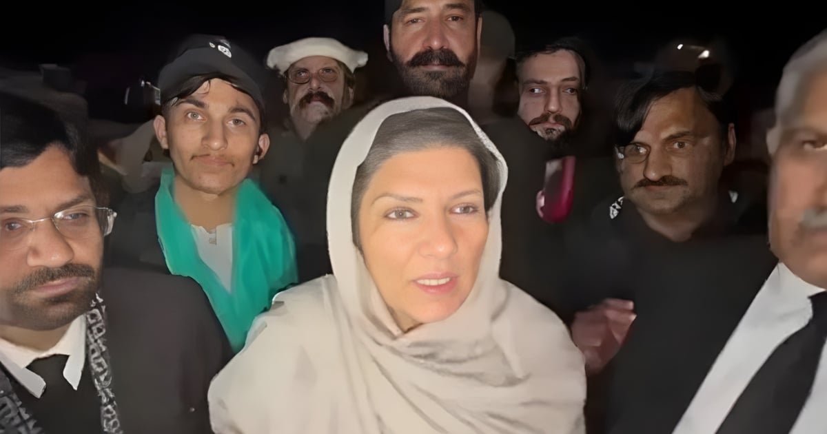 Imran Khan’s Sisters Abandon Jail Sit-In for Islamabad Protest Imran Khan’s Sisters Abandon Jail Sit-In for Islamabad Protest