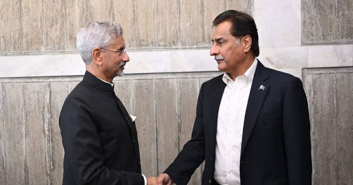 Indian and Pakistani Officials Hold First Interaction in Dhaka Following May Conflict Indian and Pakistani Officials Hold First Interaction in Dhaka Following May Conflict