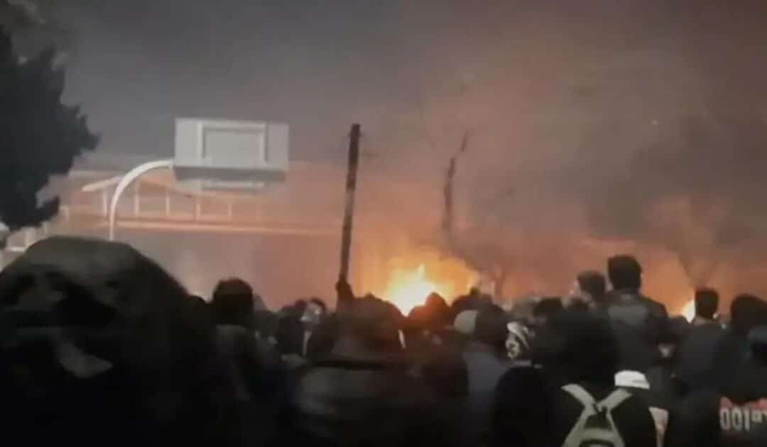 Iran Signaling Openness to Talks Amid Deadly Crackdown and U.S. Military Threats