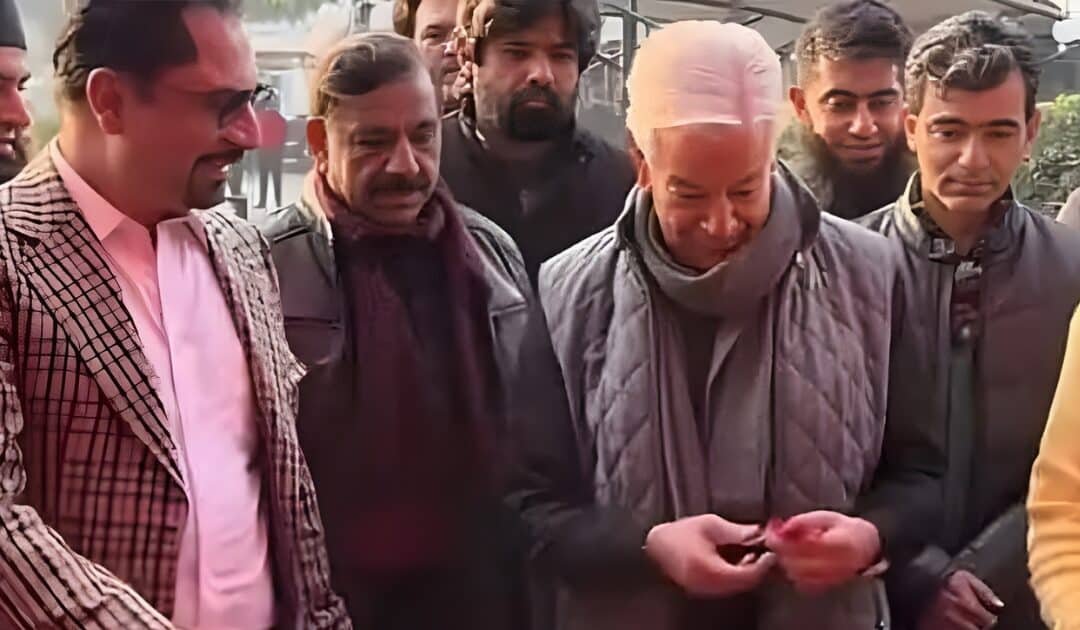 Khawaja Asif Trolled Over Inauguration of Unauthorized “Pizza Hut” in Sialkot