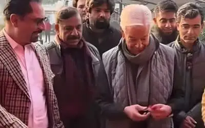 Khawaja Asif Trolled Over Inauguration of Unauthorized “Pizza Hut” in Sialkot