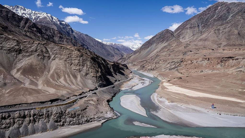 Snow-Free Himalayas Scientists Warn of Record Snow Drought Threatening Water Security Snow-Free Himalayas Scientists Warn of Record Snow Drought Threatening Water Security