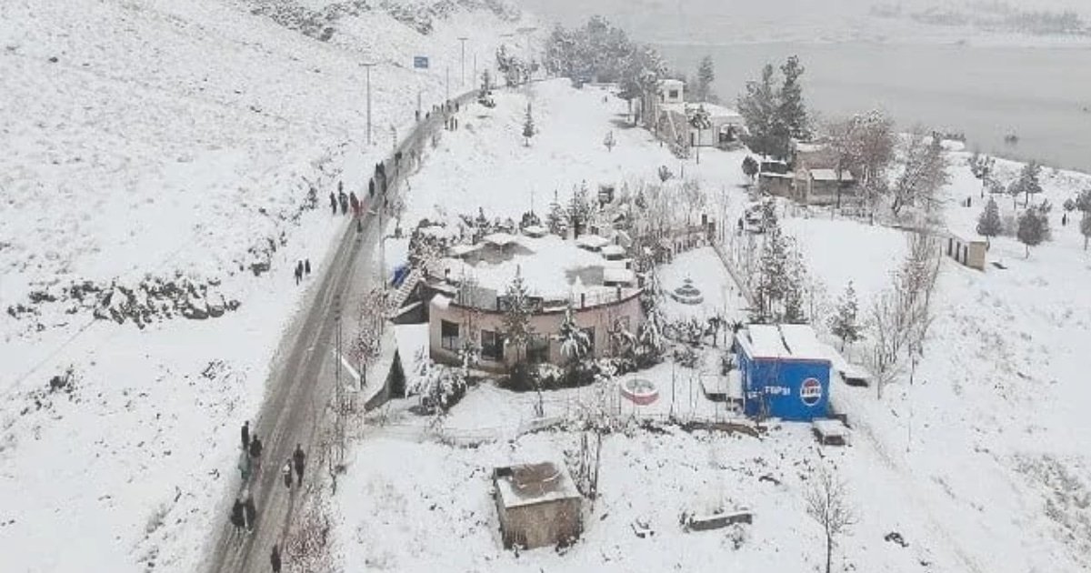 Snow and Rain Paralyze Life Across Northern Pakistan Snow and Rain Paralyze Life Across Northern Pakistan