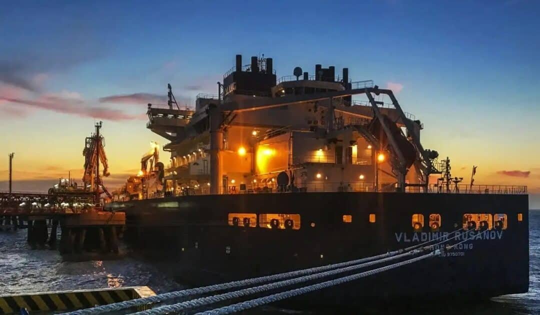 Indian Refiners Halt Russian Oil Purchases as New Delhi Strengthens Trade Ties With Washington