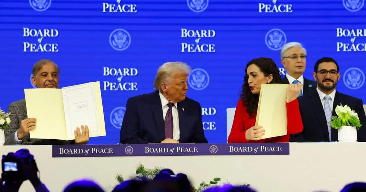 Pakistan Urges Justice for Palestine as Global Leaders Gather for US-Led Gaza Peace Summit Pakistan Urges Justice for Palestine as Global Leaders Gather for US-Led Gaza Peace Summit