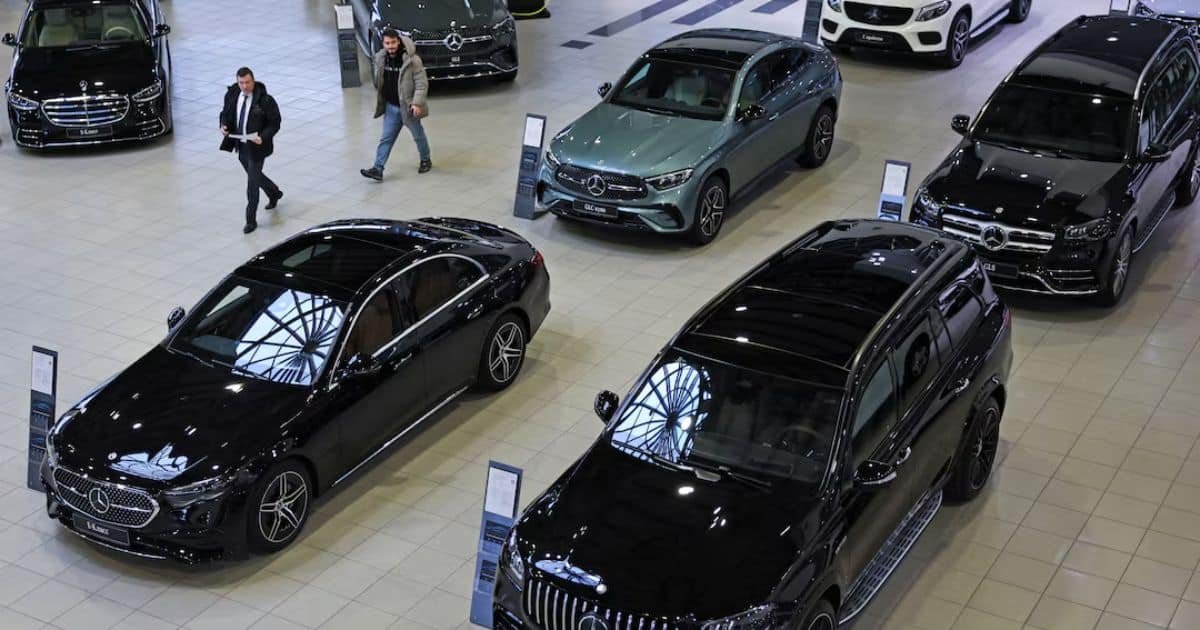 Shadow Market Shift Foreign Cars Flow Through China to Skirt Sanctions Shadow Market Shift Foreign Cars Flow Through China to Skirt Sanctions