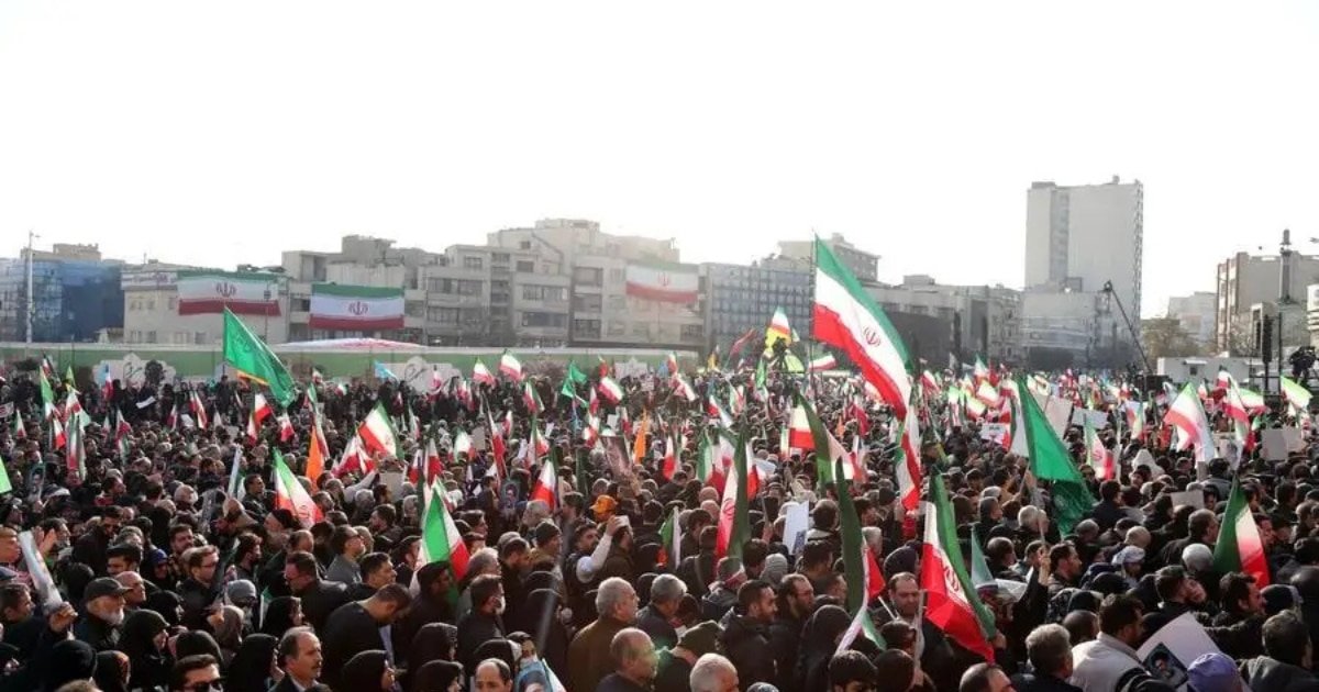 U.S. and Iran Initiate Dialogue Amid Mounting Military Readiness U.S. and Iran Initiate Dialogue Amid Mounting Military Readiness