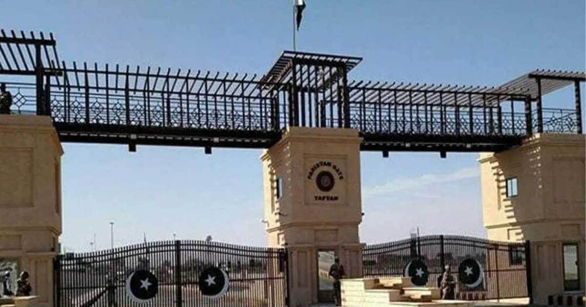 Hundreds of Pakistani Nationals Cross Taftan Border Amid U.S.-Israeli Missile Strikes Hundreds of Pakistani Nationals Cross Taftan Border Amid U.S.-Israeli Missile Strikes