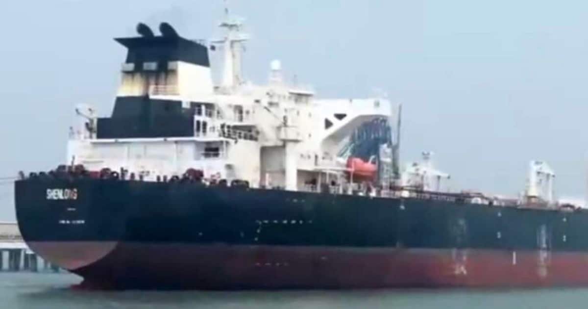 India Seeks Safe Oil Routes as Tankers Pass Through Strait of Hormuz India Seeks Safe Oil Routes as Tankers Pass Through Strait of Hormuz