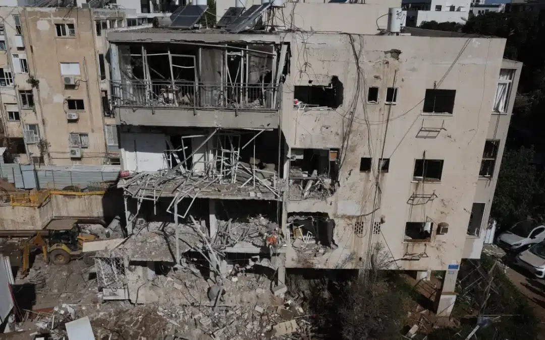 Iran Launches Missile Barrage at Tel Aviv as Israel Strikes Central Tehran Intelligence Hubs