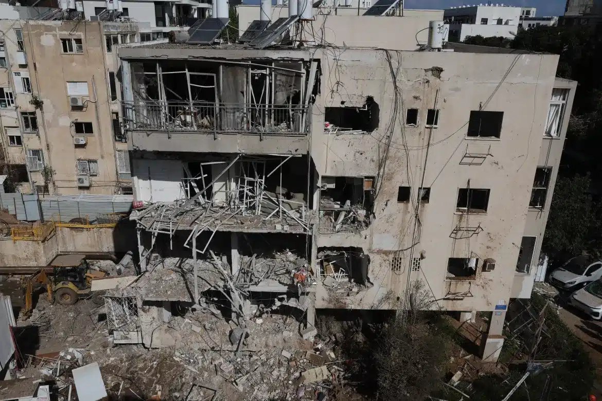 Iran Launches Missile Barrage at Tel Aviv as Israel Strikes Central Tehran Intelligence Hubs Iran Launches Missile Barrage at Tel Aviv as Israel Strikes Central Tehran Intelligence Hubs