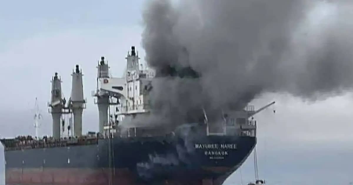 Iran Threatens Total Closure of Strait of Hormuz Iran Threatens Total Closure of Strait of Hormuz