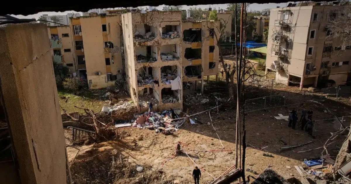 Iranian Missile Strikes Near Israel’s Nuclear Facility in Arad Iranian Missile Strikes Near Israel’s Nuclear Facility in Arad
