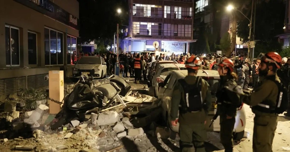 Israel Targets Iran’s Intelligence Minister, Esmail Khatib Iran Retaliates with Cluster Missiles on Tel Aviv Israel Targets Iran’s Intelligence Minister, Esmail Khatib Iran Retaliates with Cluster Missiles on Tel Aviv