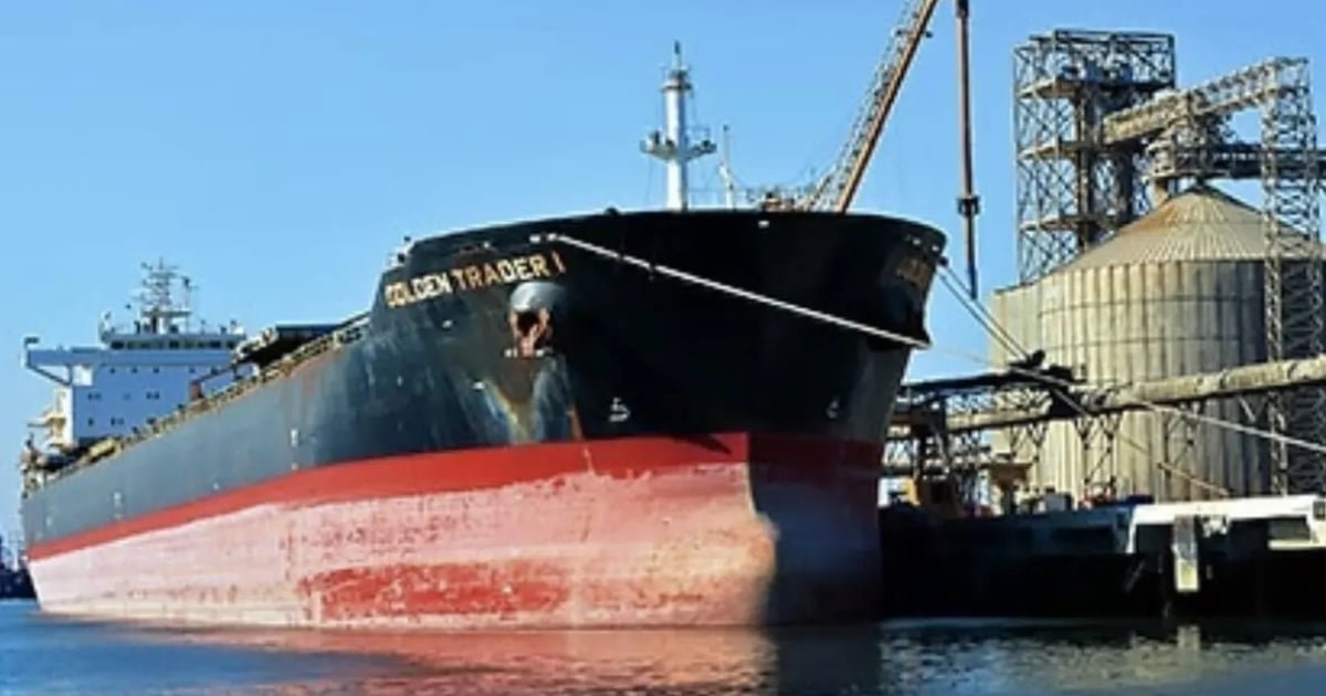 Oil Tankers Arrive at Port Qasim, Easing Pakistan’s Fuel Shortage Fears Oil Tankers Arrive at Port Qasim, Easing Pakistan’s Fuel Shortage Fears