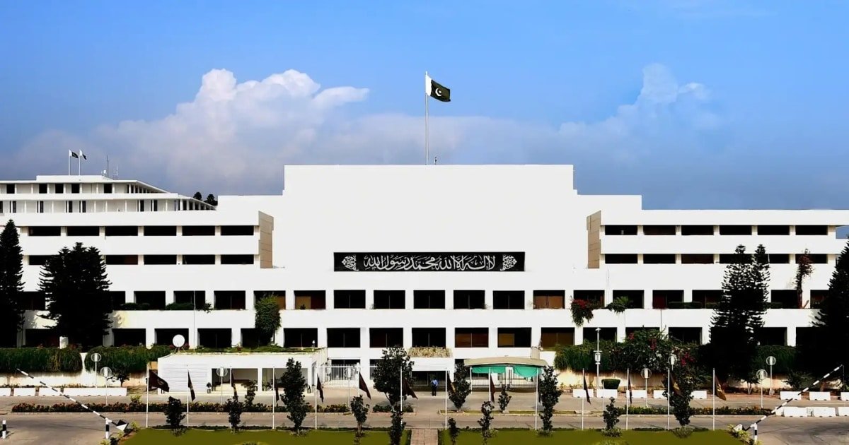 PM Calls All Parties to the Table as Pakistan Faces Growing Regional Tensions PM Calls All Parties to the Table as Pakistan Faces Growing Regional Tensions