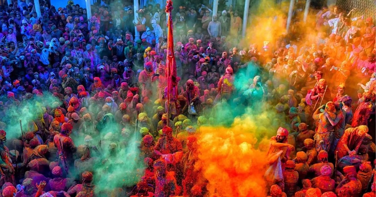 PM Shehbaz Sharif Facilitates the Hindu Community for Holi PM Shehbaz Sharif Facilitates the Hindu Community for Holi