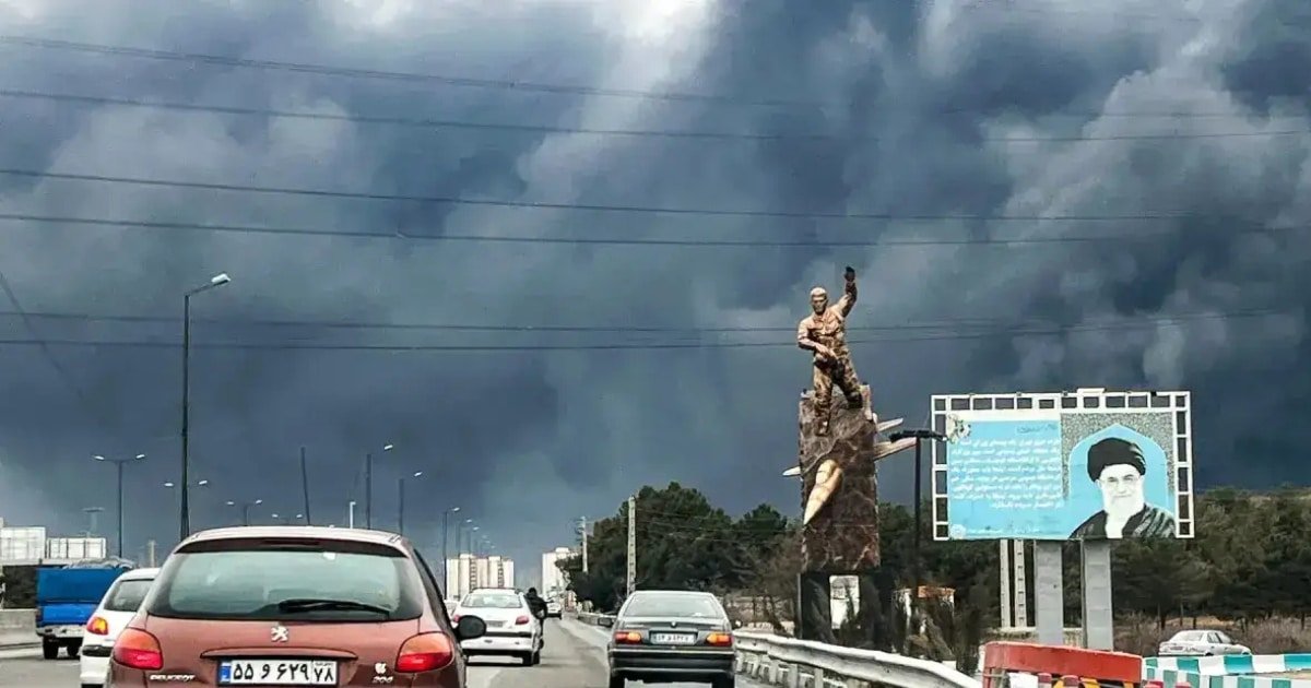 PMD Warns Pollution From Iran Strikes May Affect Air Quality in Western Pakistan PMD Warns Pollution From Iran Strikes May Affect Air Quality in Western Pakistan