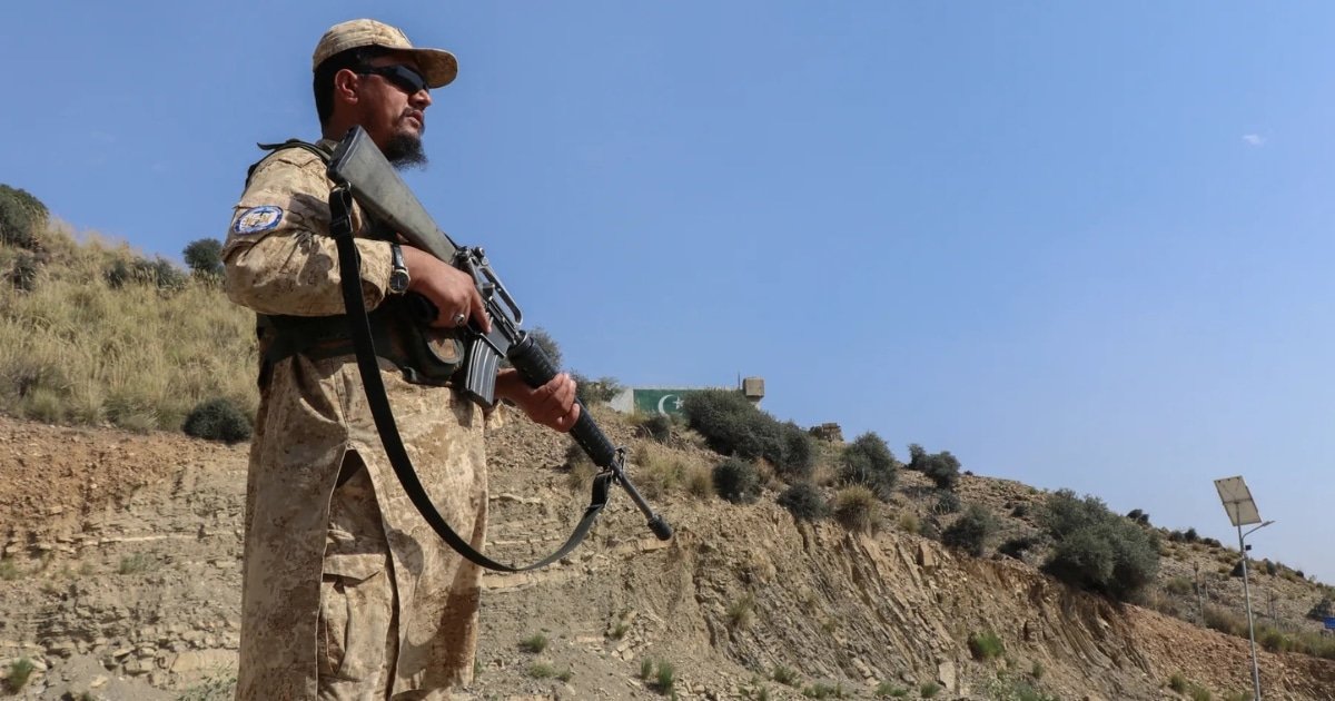 Pakistan-Afghanistan Border Clashes Escalate Amid Middle East Peace Talks Pakistan-Afghanistan Border Clashes Escalate Amid Middle East Peace Talks