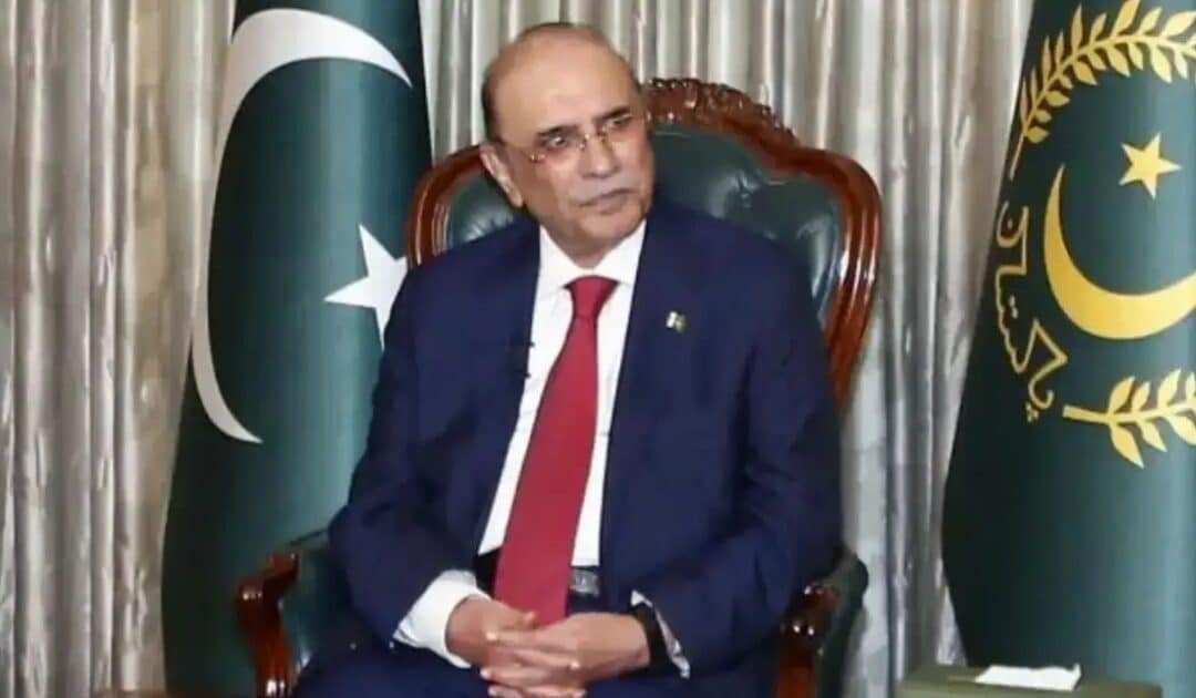 President Zardari Marks Pakistan Day with Flag Hoisting Ceremony in Larkana