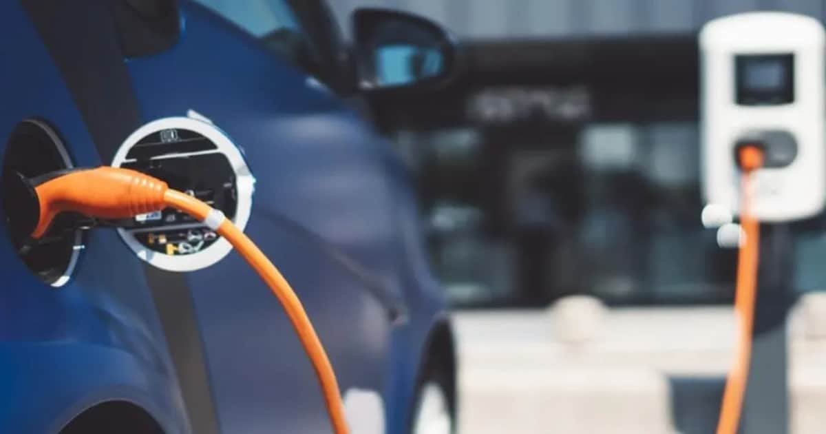 Pakistan Promotes Electric Vehicles to Cut Fuel Imports and Save Reserves Pakistan Promotes Electric Vehicles to Cut Fuel Imports and Save Reserves