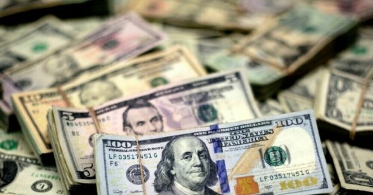 Pakistan’s Financing Gap Widens After $2 Billion UAE Repayment Pakistan's Financing Gap Widens After $2 Billion UAE Repayment