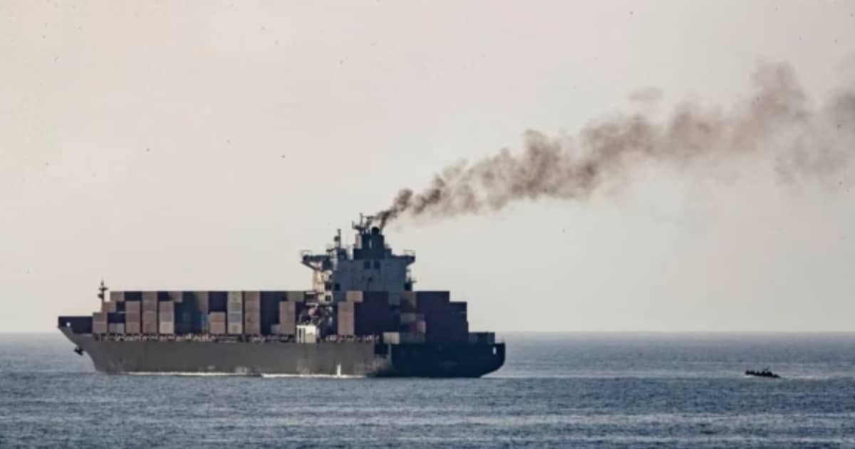 22 Crew Members Evacuated to Pakistan After US Seizure of Iranian Ship 22 Crew Members Evacuated to Pakistan After US Seizure of Iranian Ship